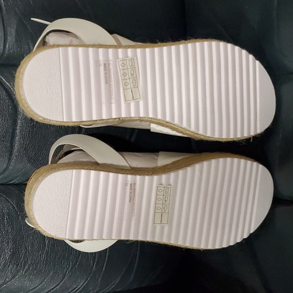 Sandals - Picture 4 of 7